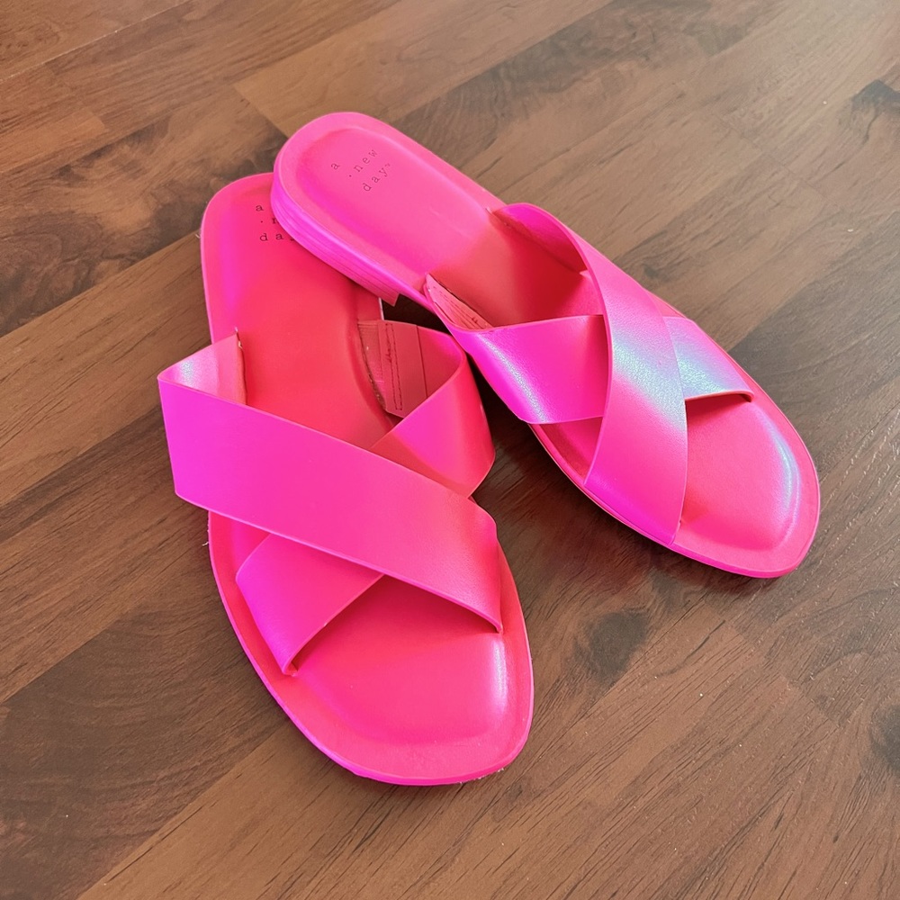 BRAND NEW! Neon pink flats - size 8